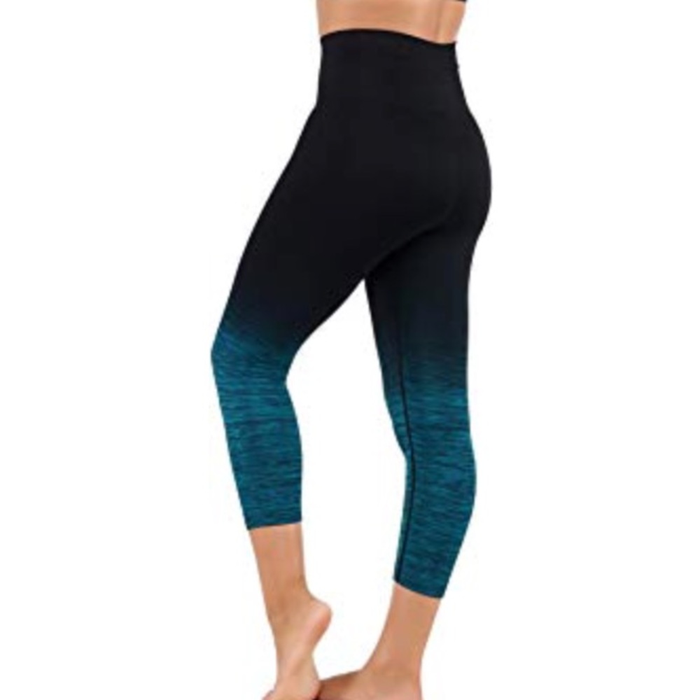 Capri style Yoga Leggings - Picture 1 of 3